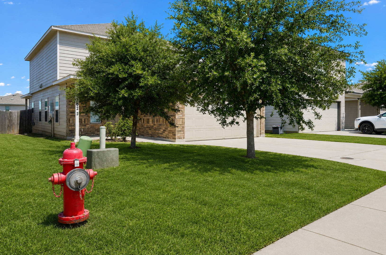 Spacious 4-Bedroom Home with First-Floor Primary & Upstairs Loft in Abbott Place – photo 3