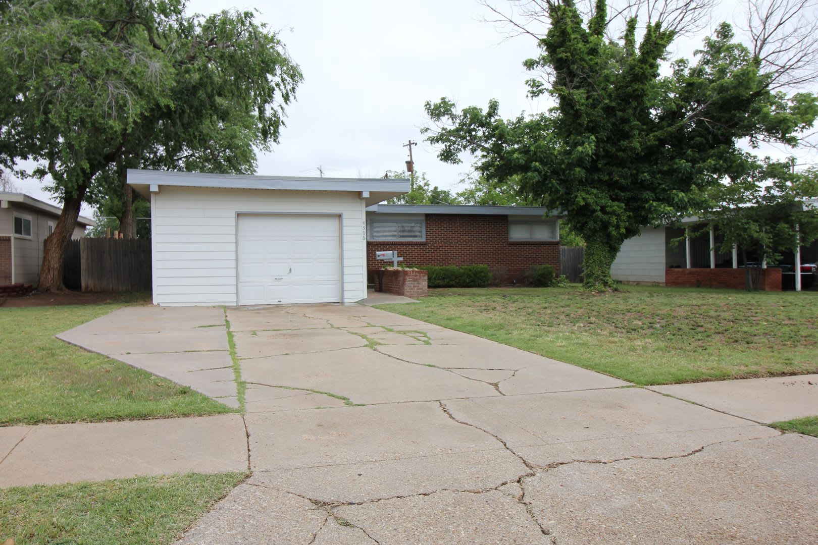 4506 44th Street! – photo 1