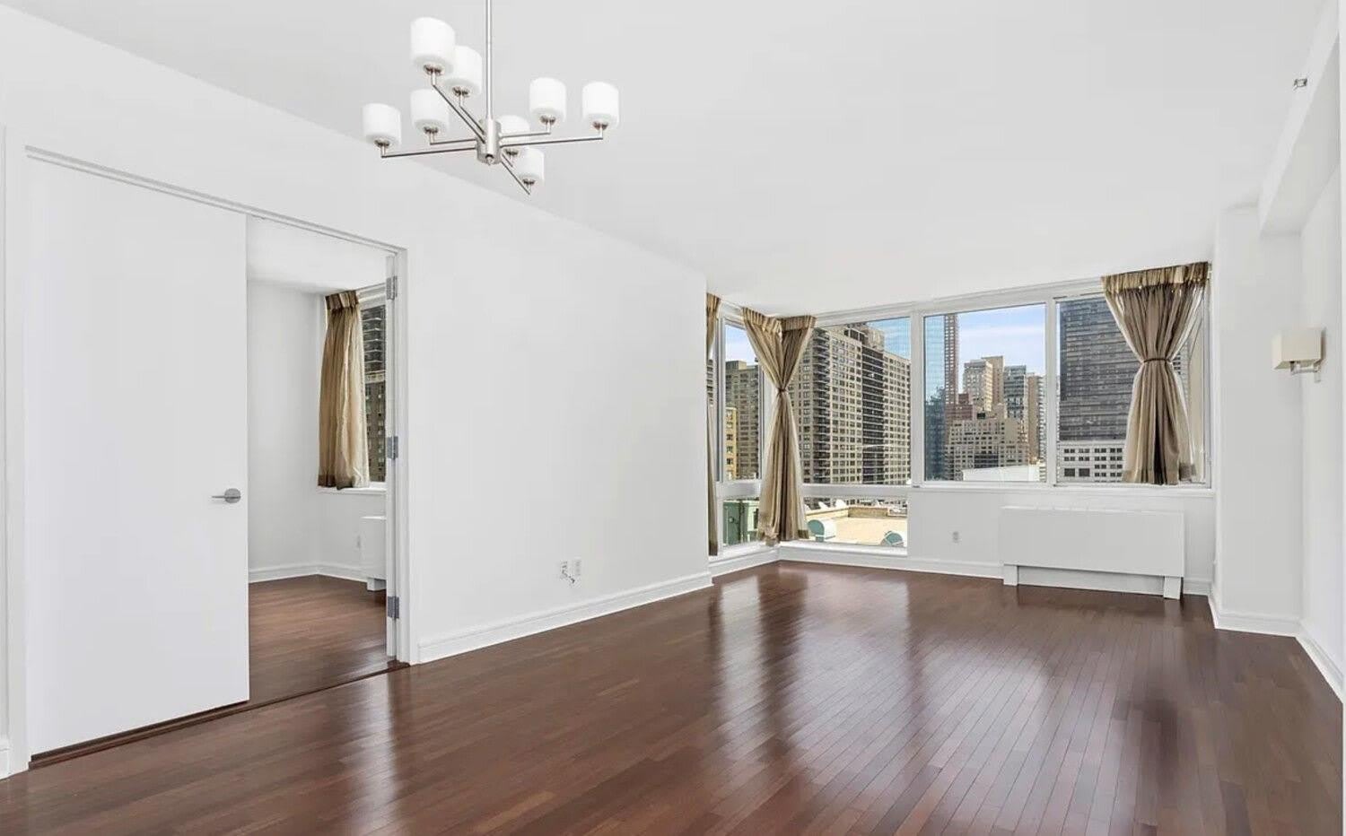 120 RIVERSIDE Boulevard – photo 1