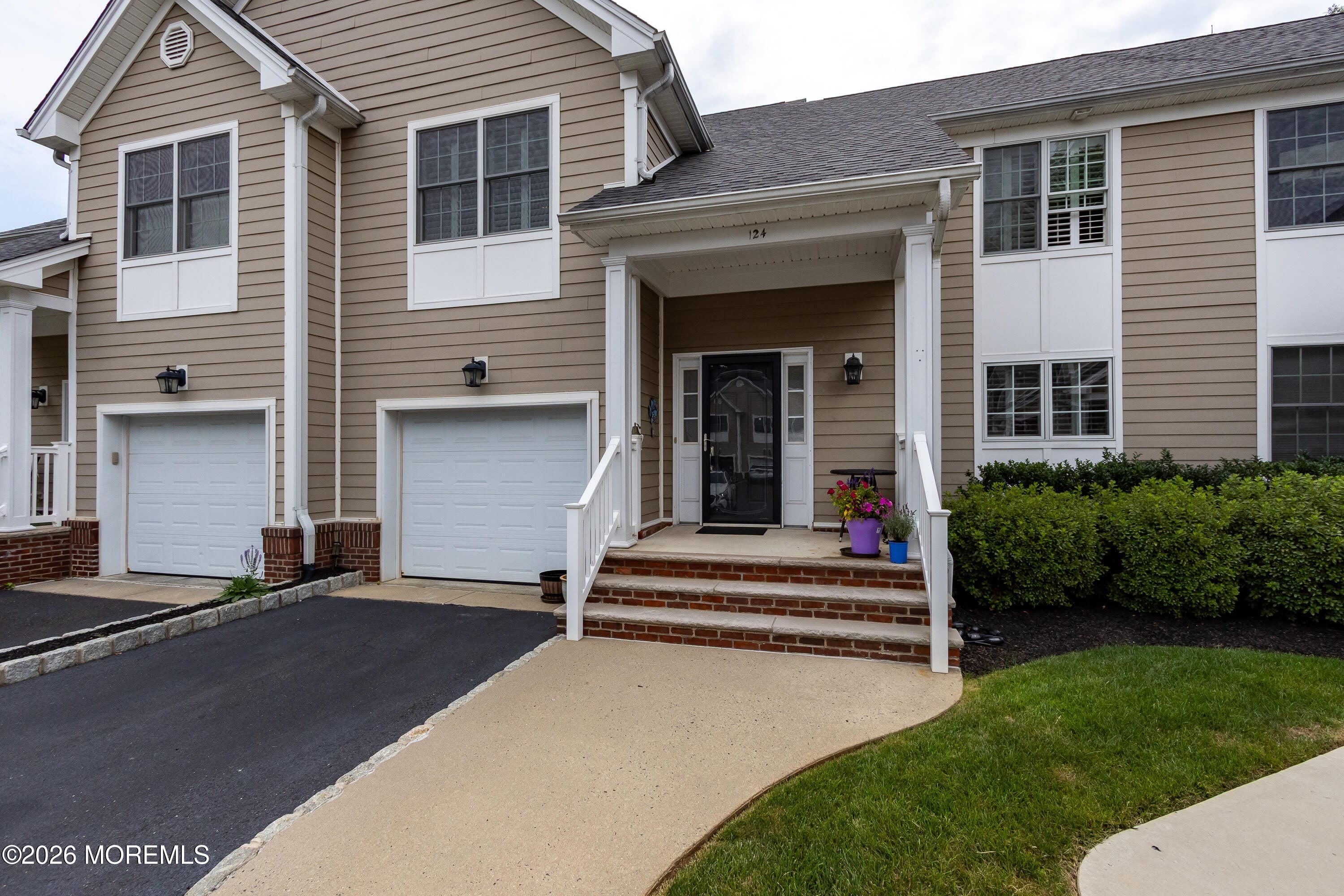124 Birch Avenue – photo 1