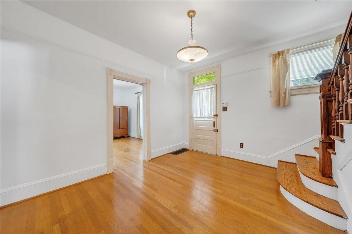 733 Murray Ave SE – photo 5