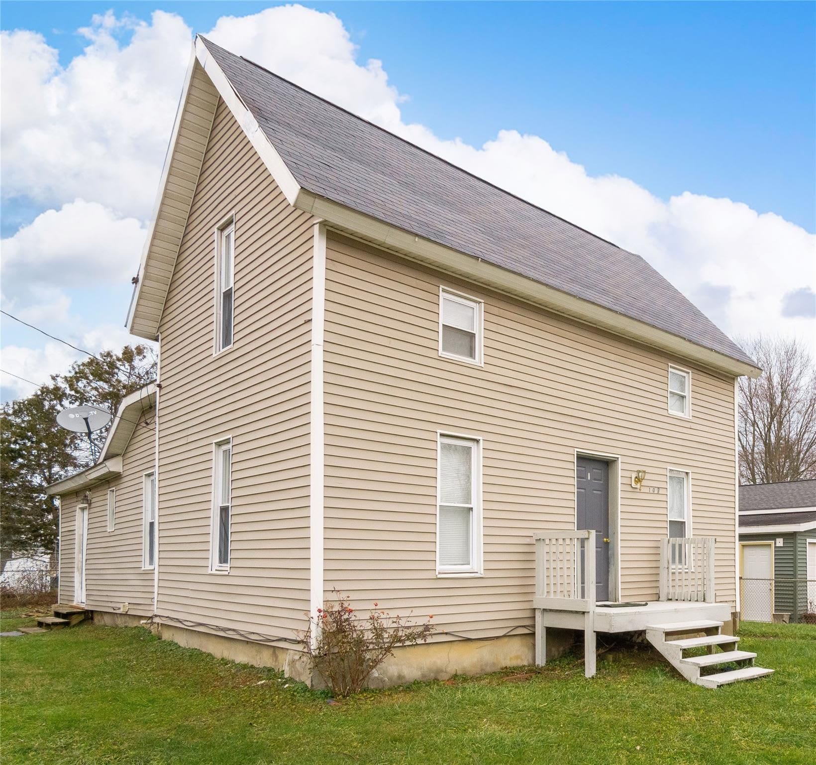 107 East Perry Street – photo 1