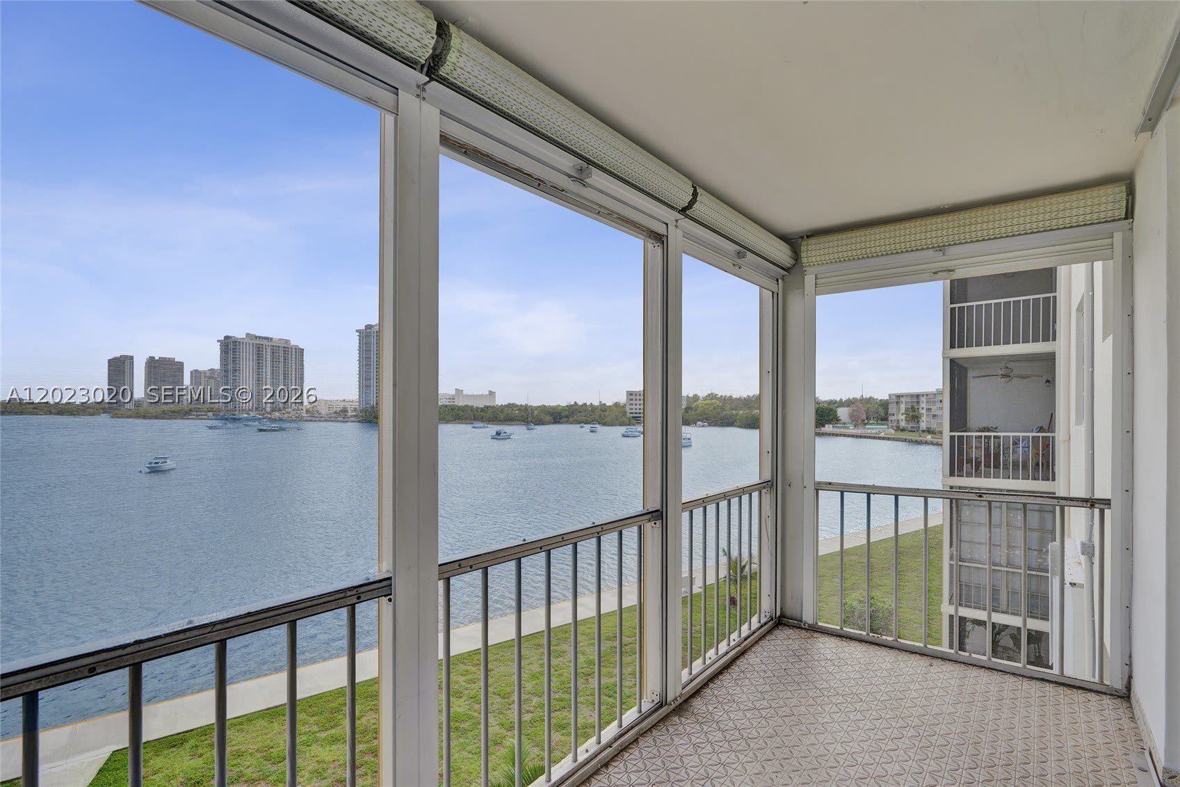 2920 Point East Dr – photo 1