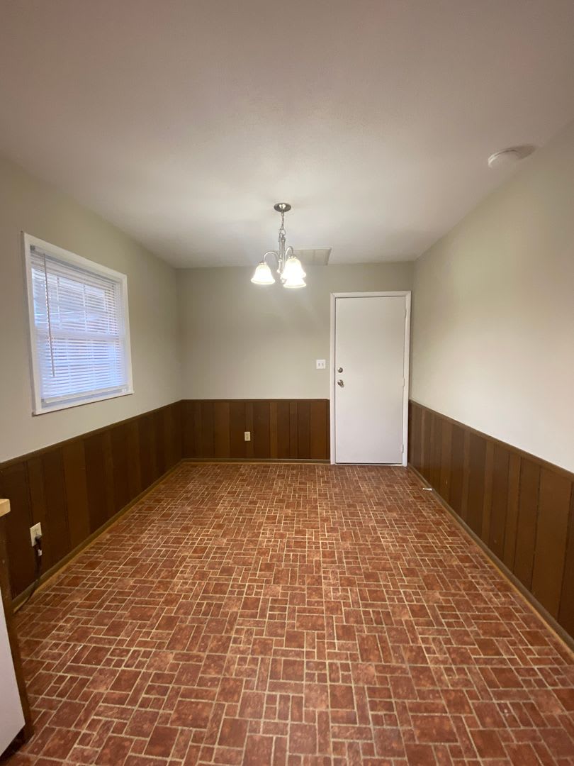Pet Friendly 3 Bedroom 1 5 Bath House With A Large Fenced In Backyard In Athens Ga – photo 5