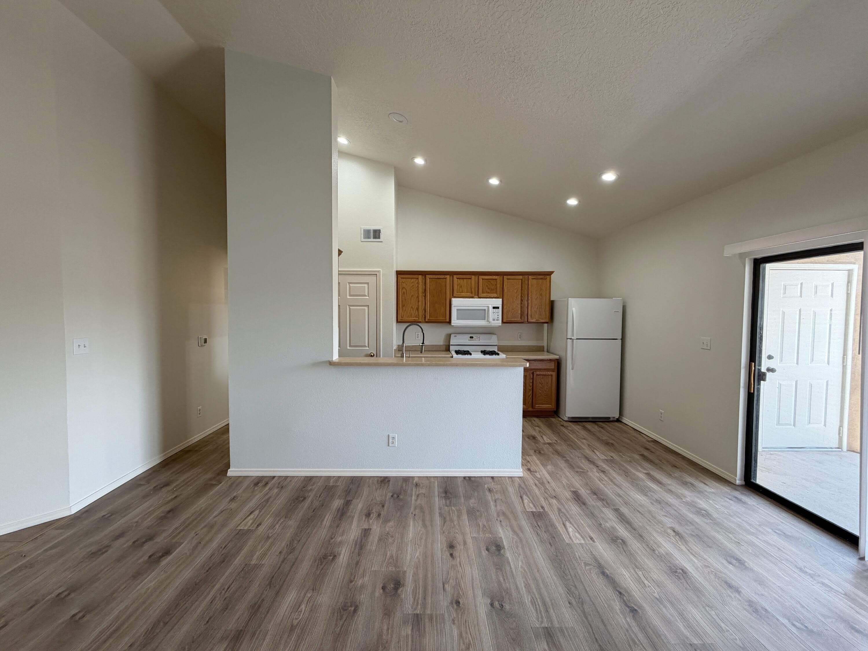 1105 Meadowlark Way SE – photo 5
