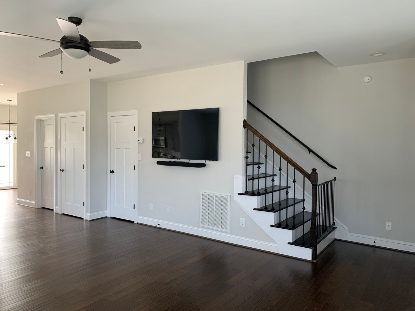 Cornerstone Townhomes-Convenient Timberlake Area – photo 3