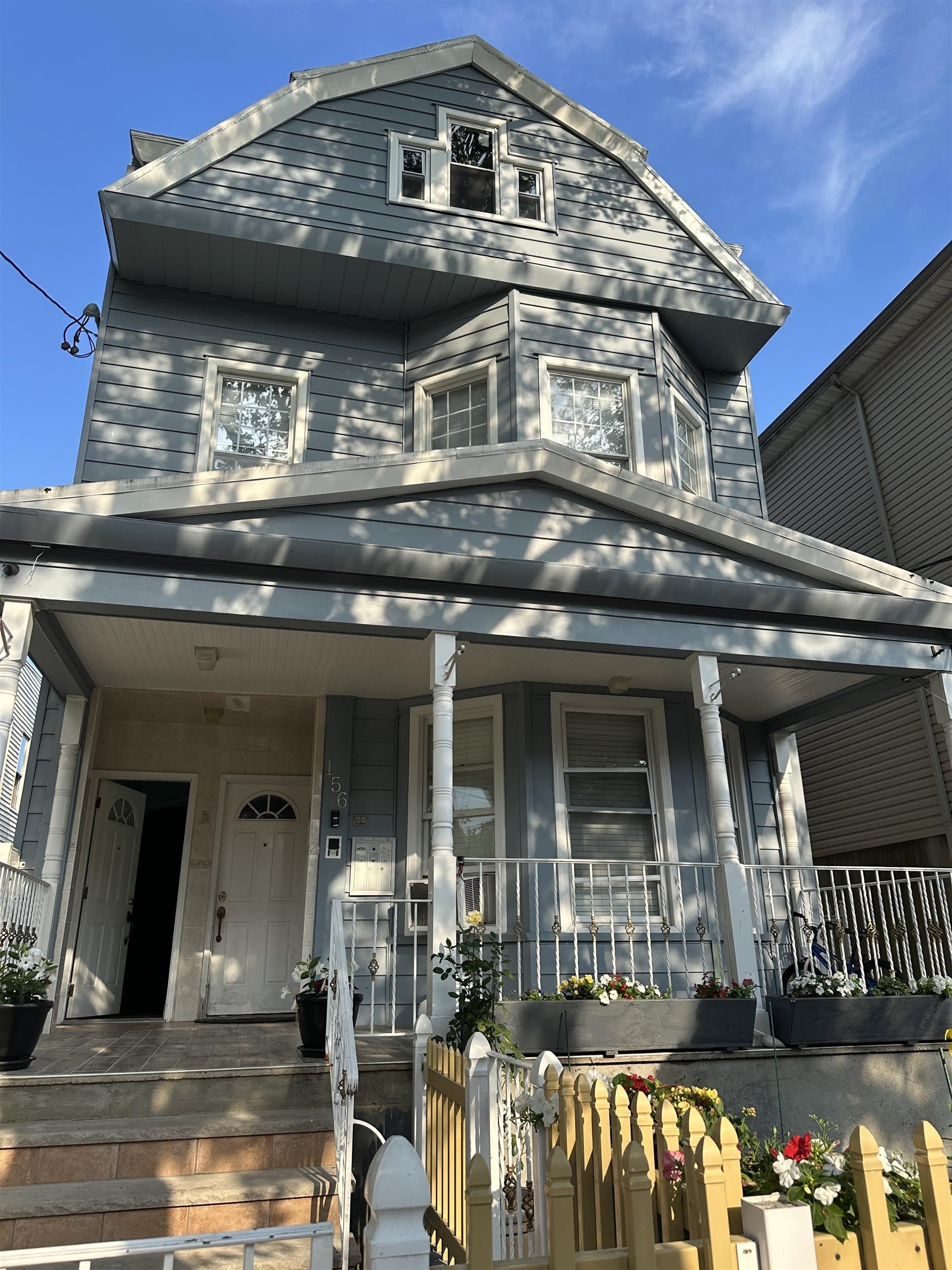 156 Clerk St – photo 1