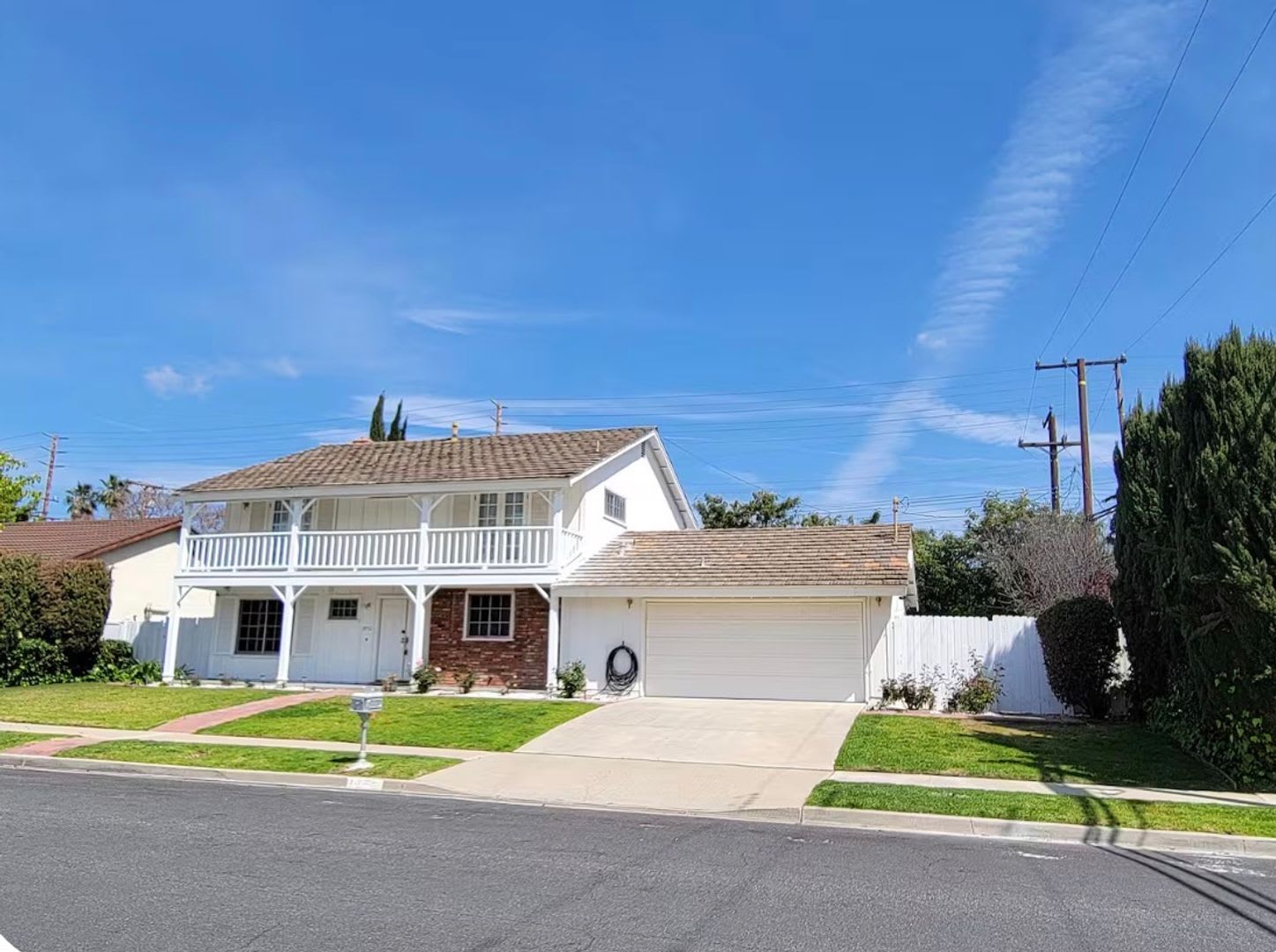 Resort-style 5 bedroom Thousand Oaks home with a pool! – photo 1
