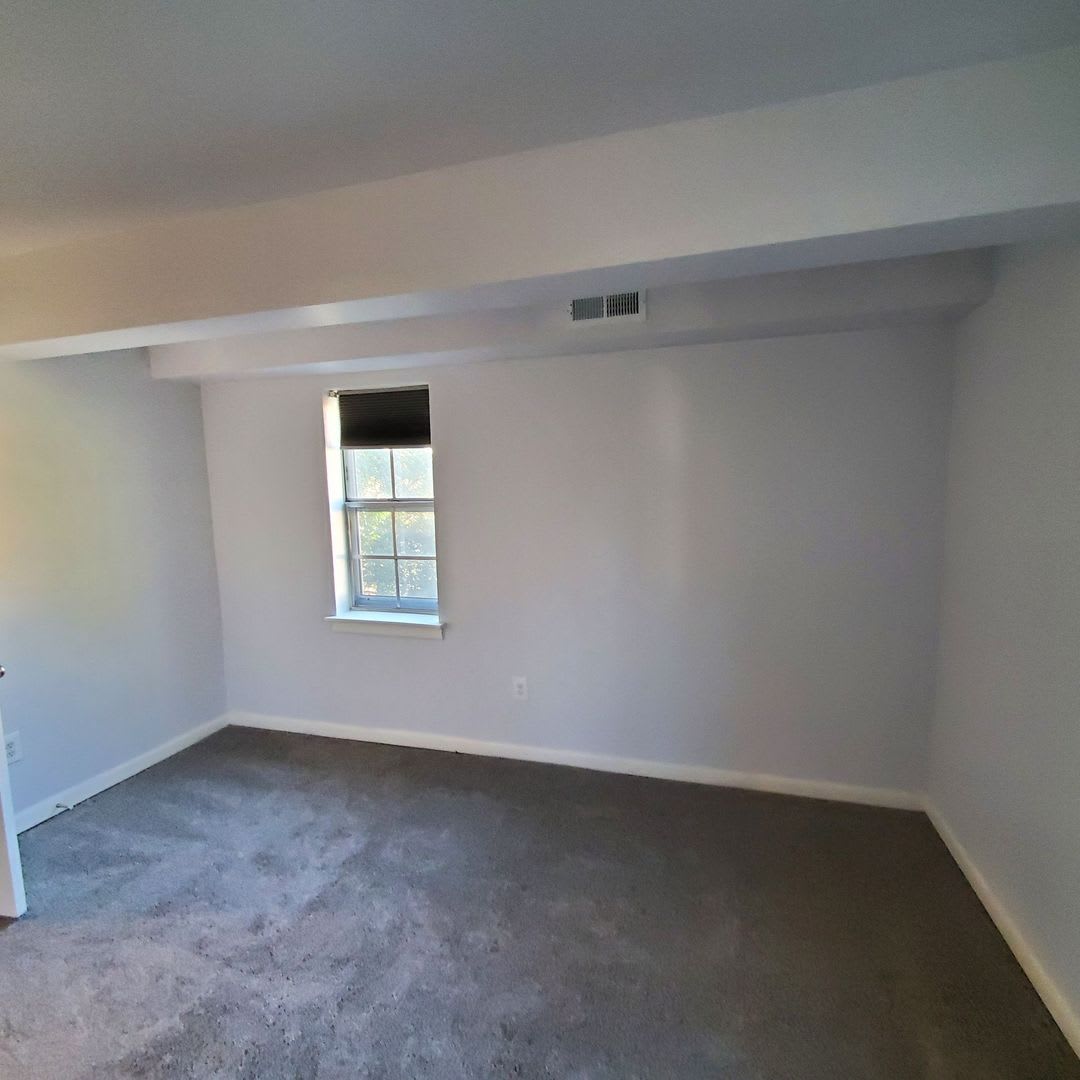 Two Bedroom Apartment Available At Barracks West – photo 5