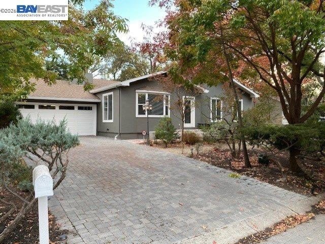 105 Roberta Ave – photo 1