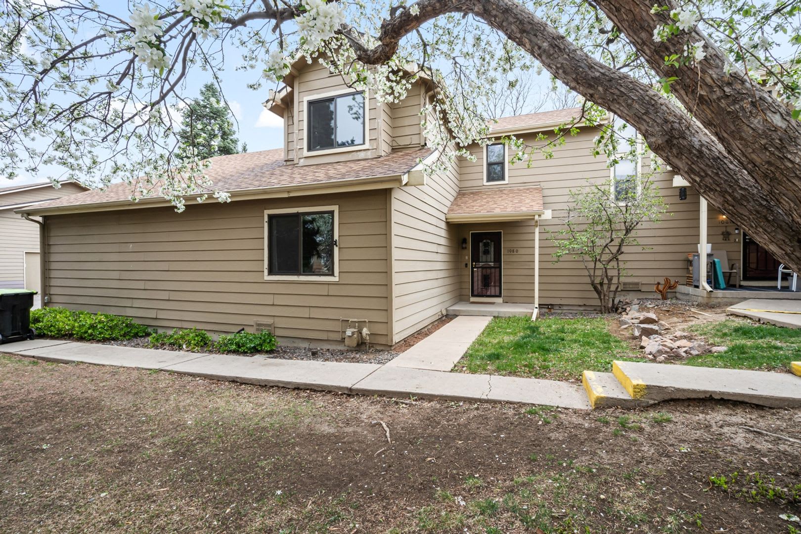Spacious 3 Bedroom Townhouse-Style Condo Near Buckley SFB – photo 2