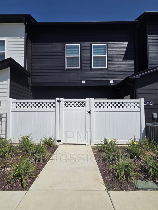 1373 Rebecca Johns Dr – photo 3