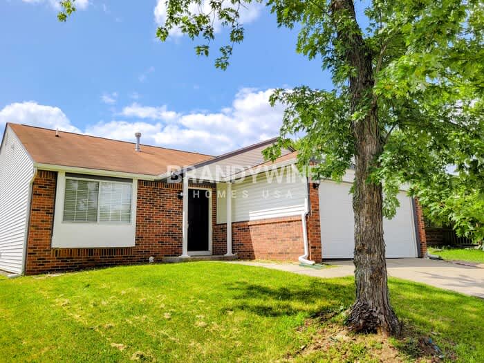 4108 Luxembourg Circle East – photo 2