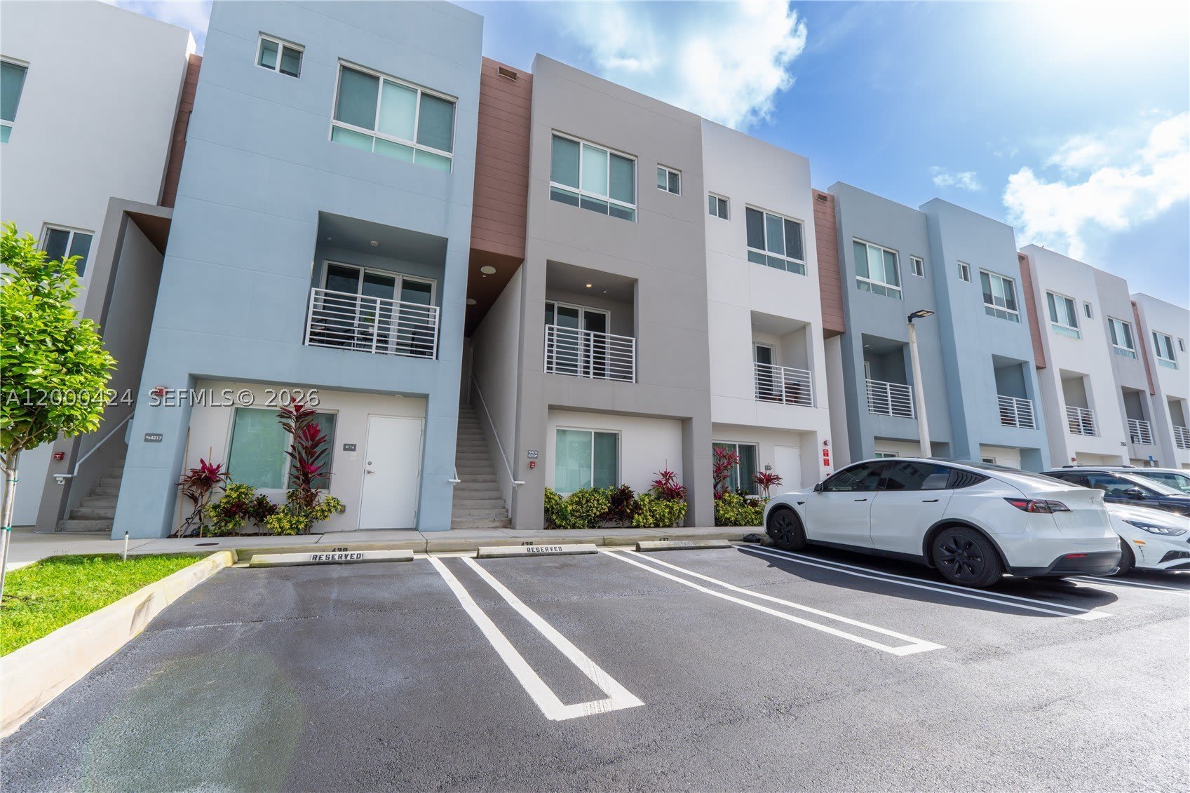 2505 Ne 193Rd St – photo 1