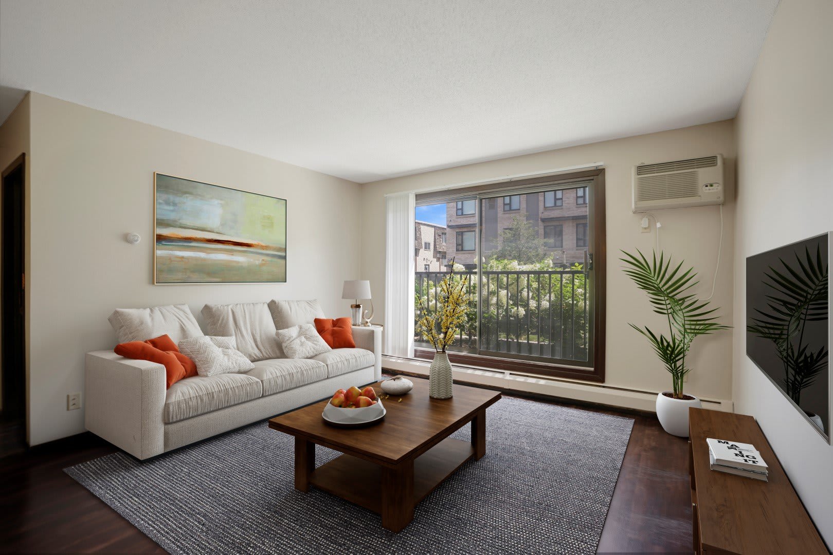2800 Girard – photo 1