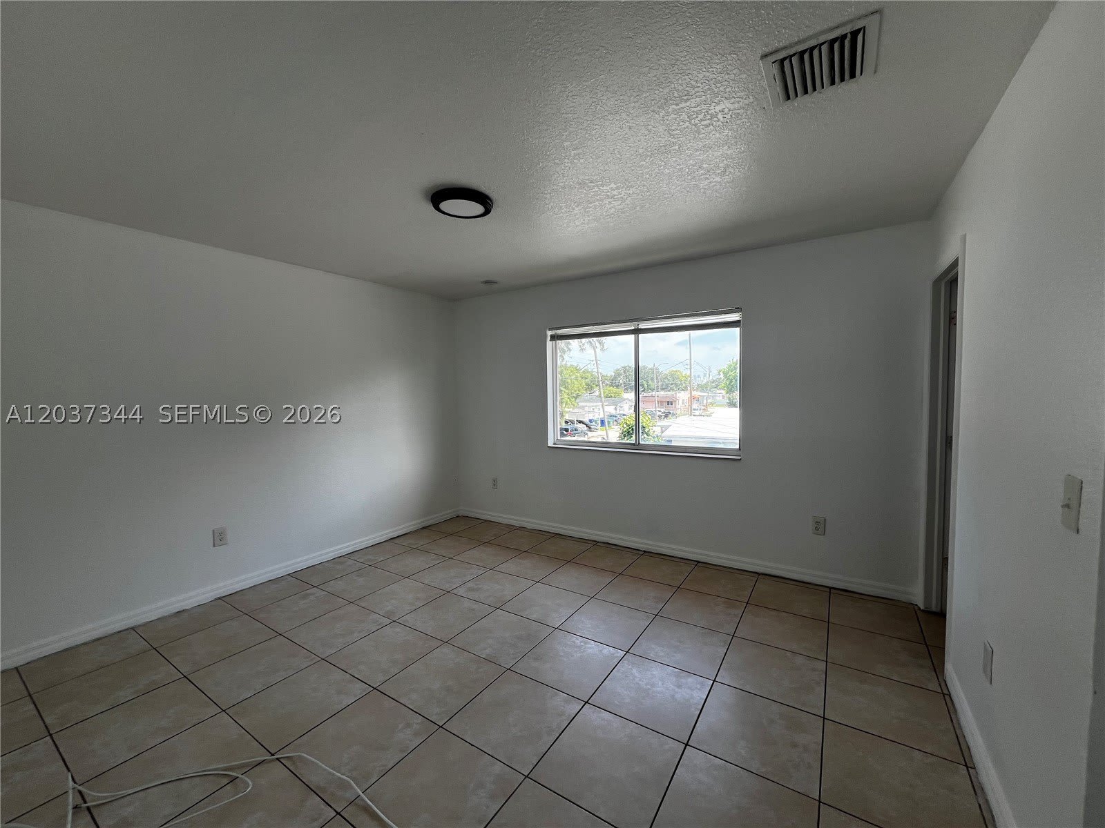 7012 NW 6th Ct – photo 4