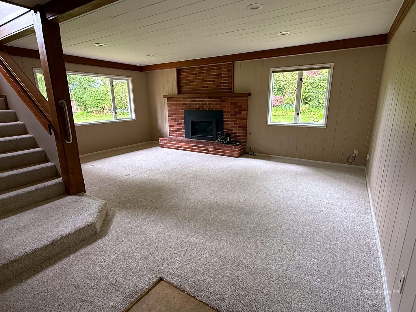 6BR Classic Mid-Century Medina Home w/ Yard Service Included! – photo 5