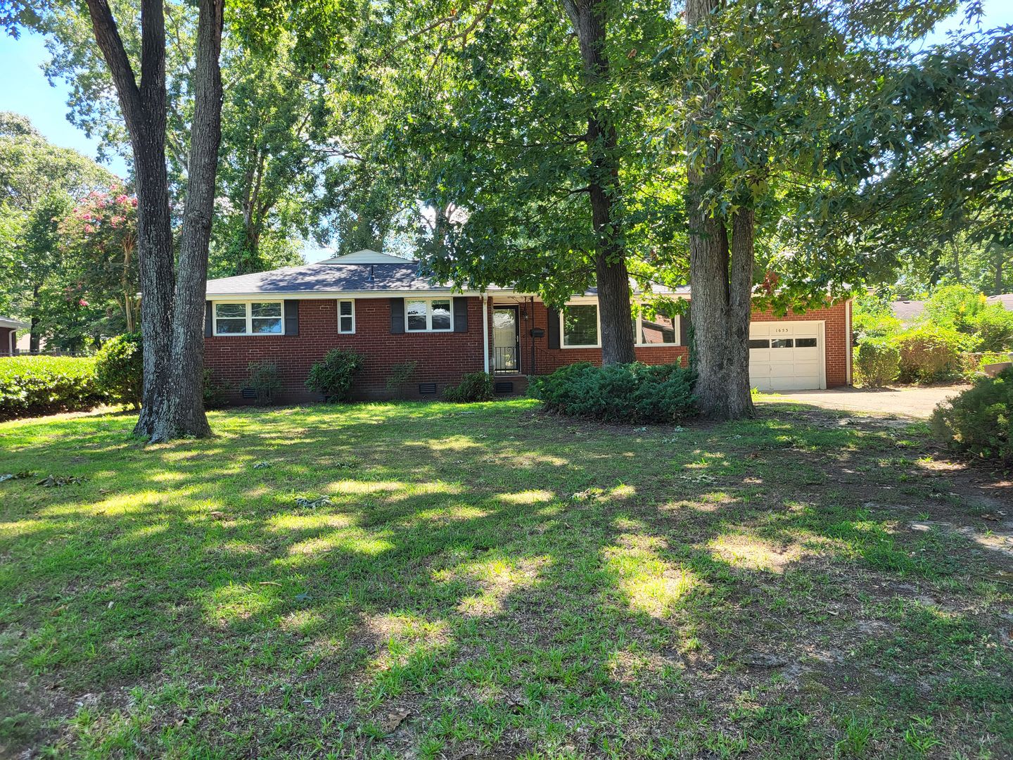 1653 Sheppard Ave – photo 1