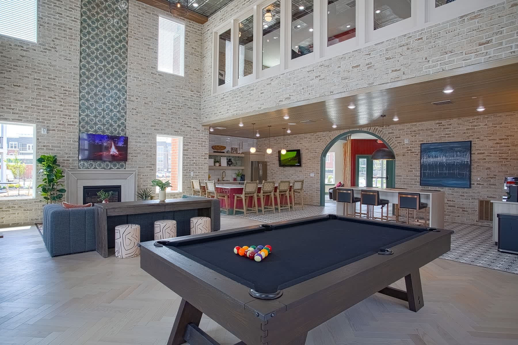 Relay 129 – photo 1