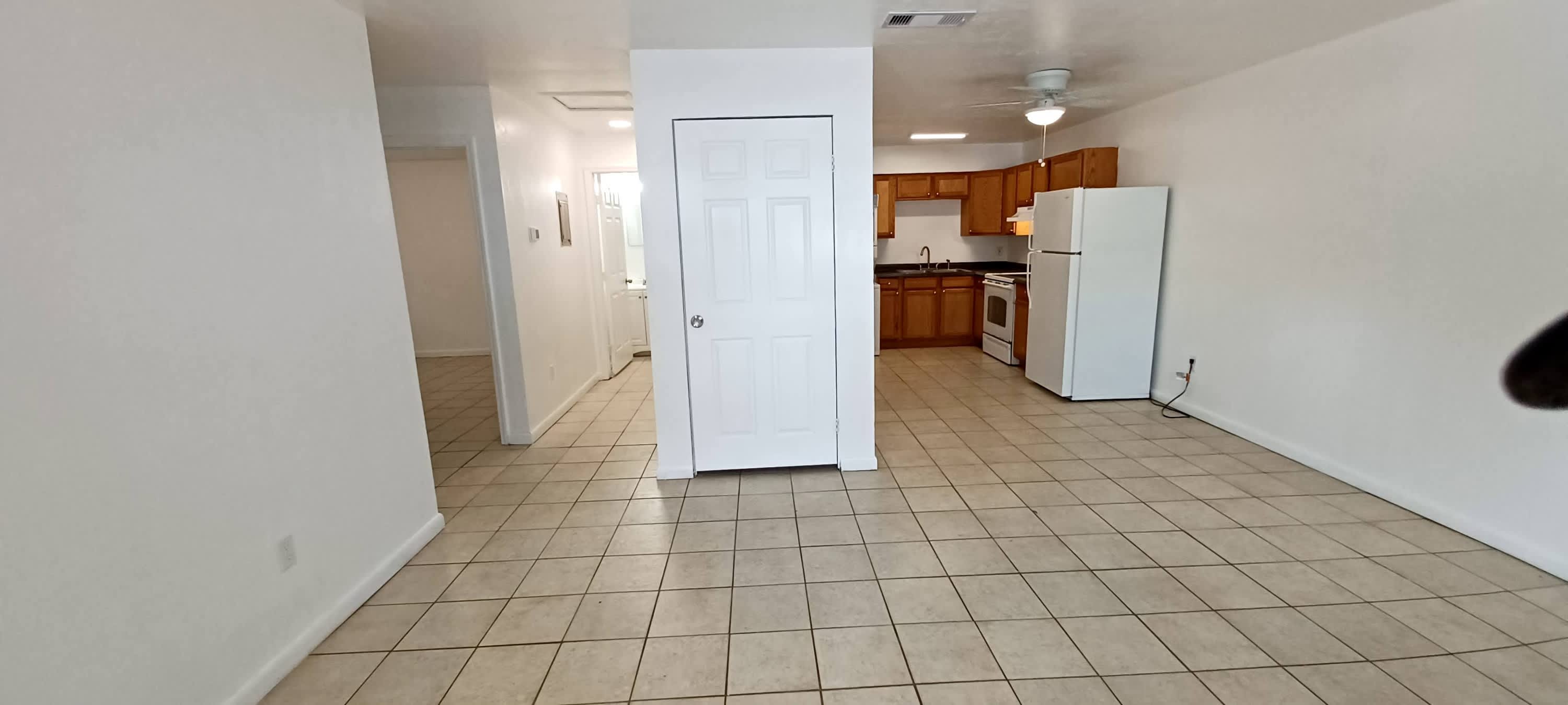 3220 SW 26th Terrace, Apt #4 – photo 1