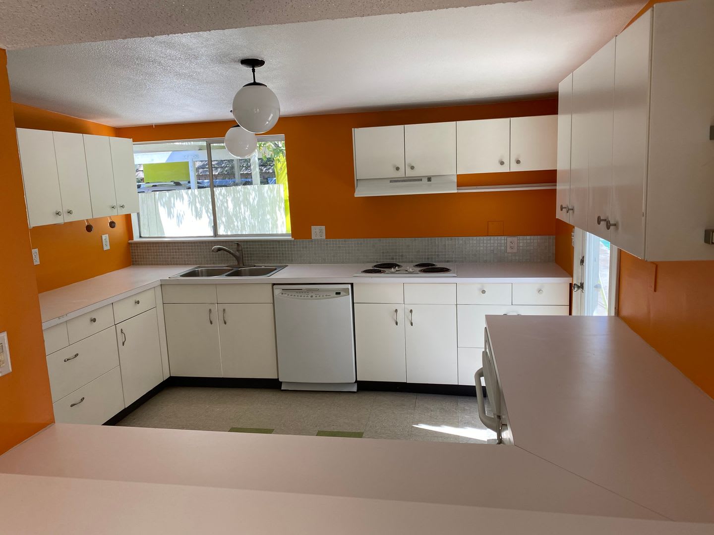 Famous "Caddy Shack" Home! Amazing Mid-Mod in Heart of Las Vegas!! – photo 2