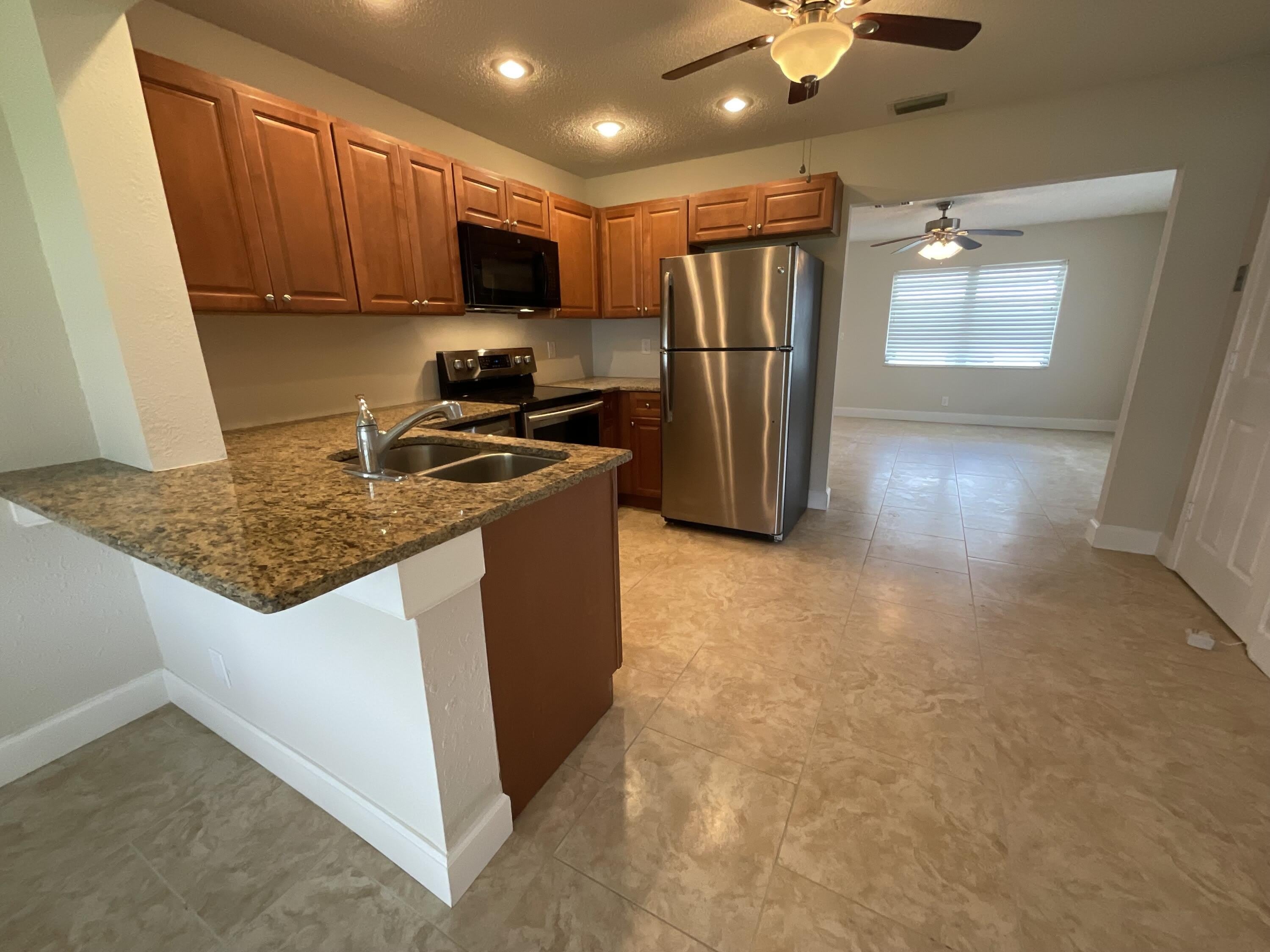 2016 SW 16th Avenue – photo 3