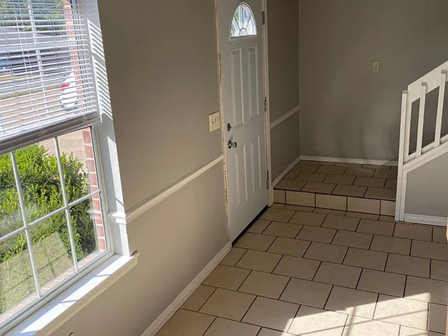 2 Bedroom, 1.5 Bathroom, Two-Story Townhouse with fenced-in backyard in Farmington – photo 3