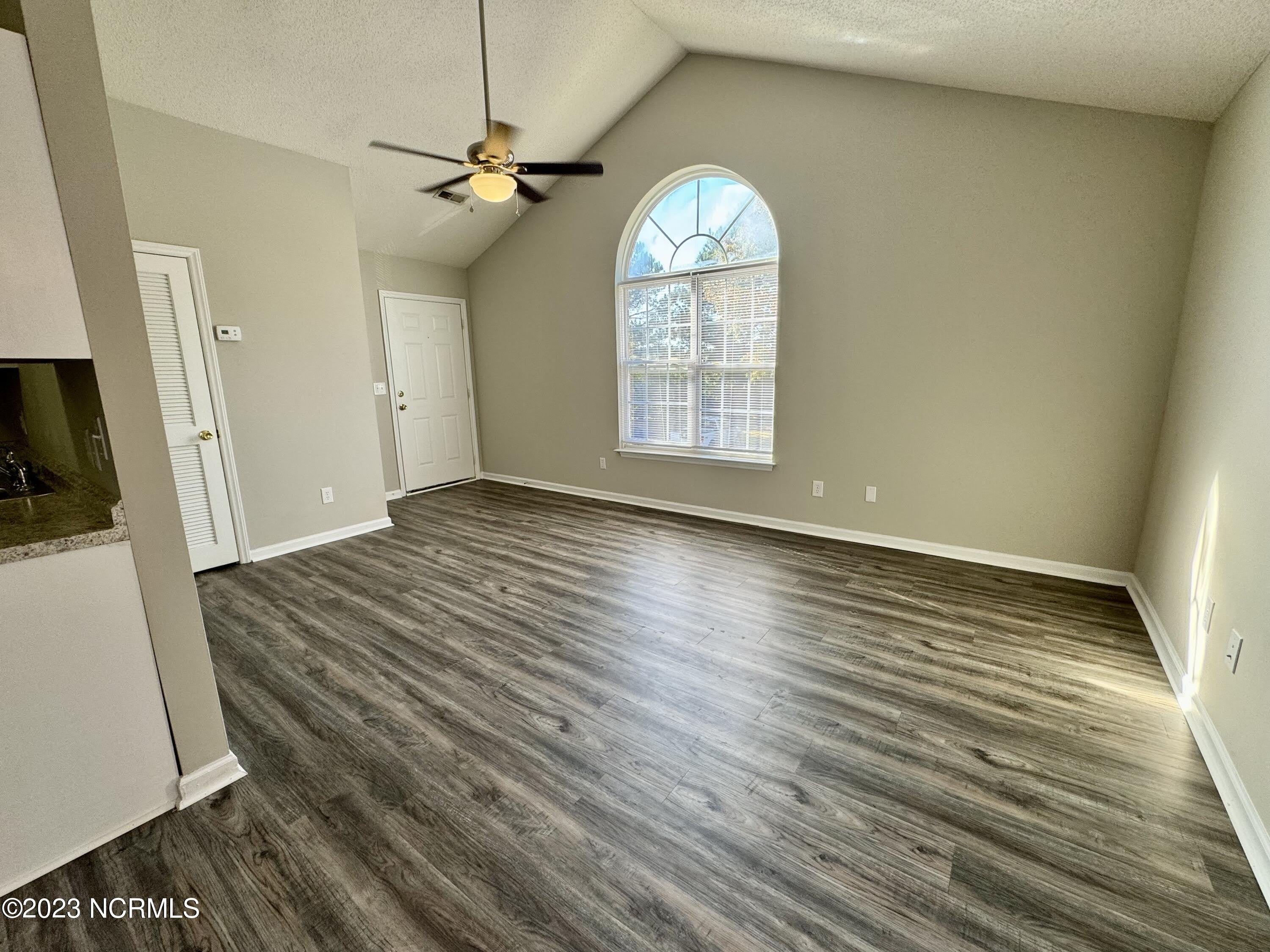 1247 Westpointe Drive – photo 2