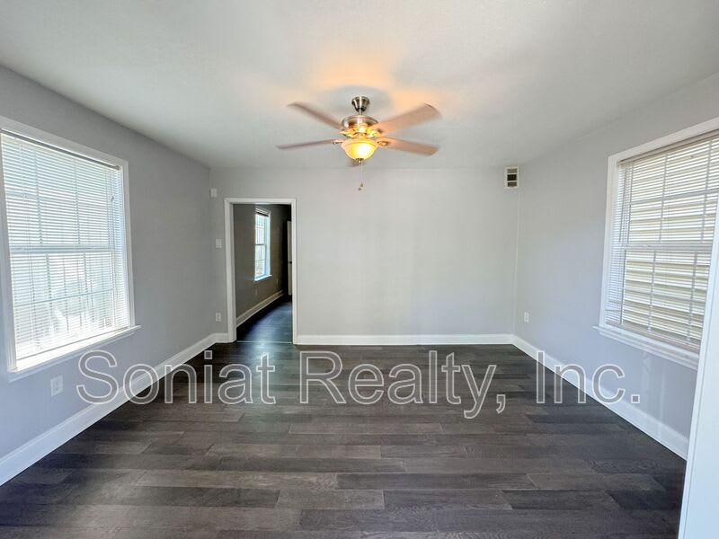 3216 Banks St – photo 2