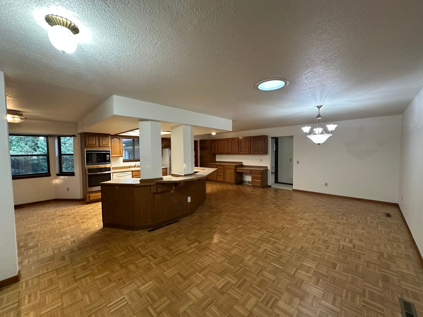 5 Bedroom 3 Bathroom West End Home on Large Lot – photo 5