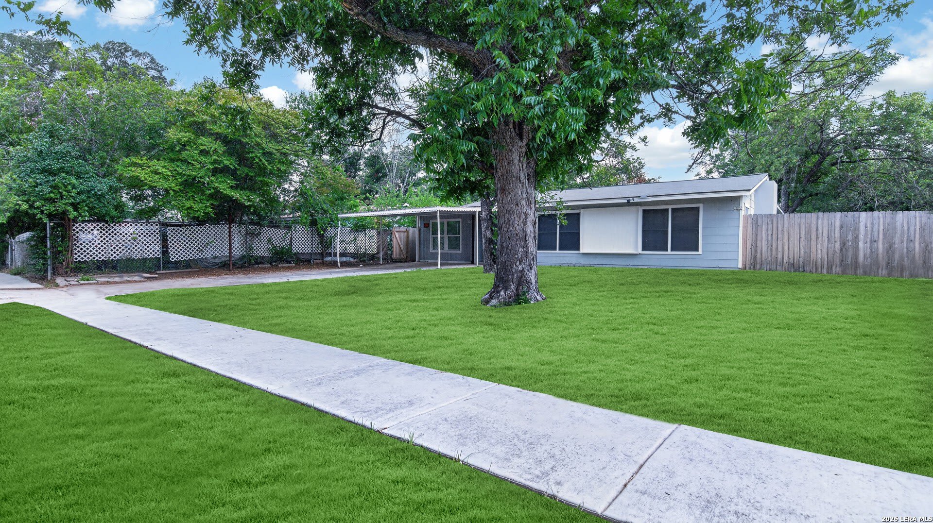 219 Leonidas Dr – photo 2