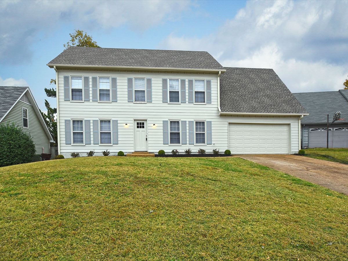 4 Bedroom, 2.5 Bathrooms Near S Germantown Rd and Winchester – photo 1