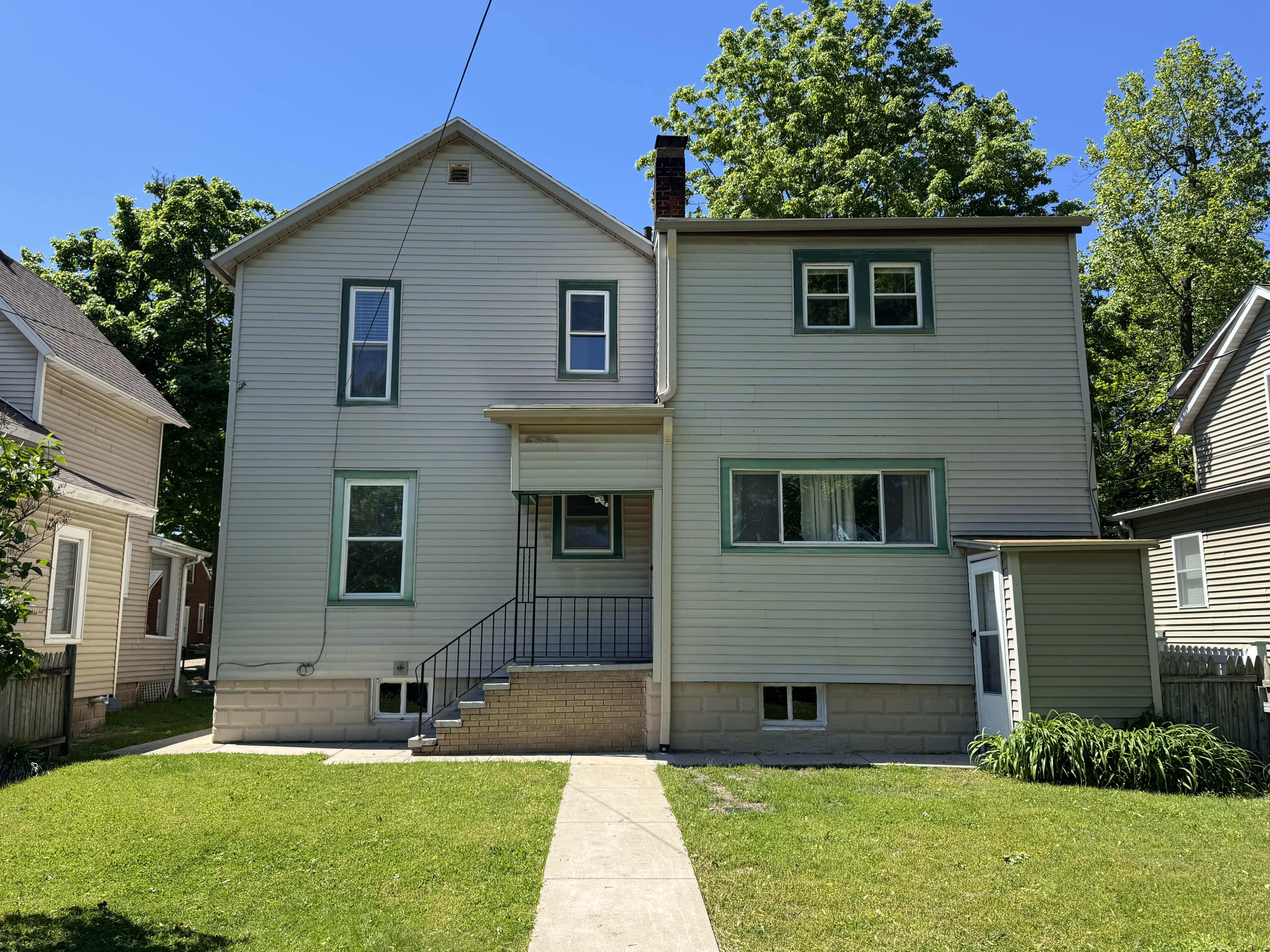 807 Court St – photo 3