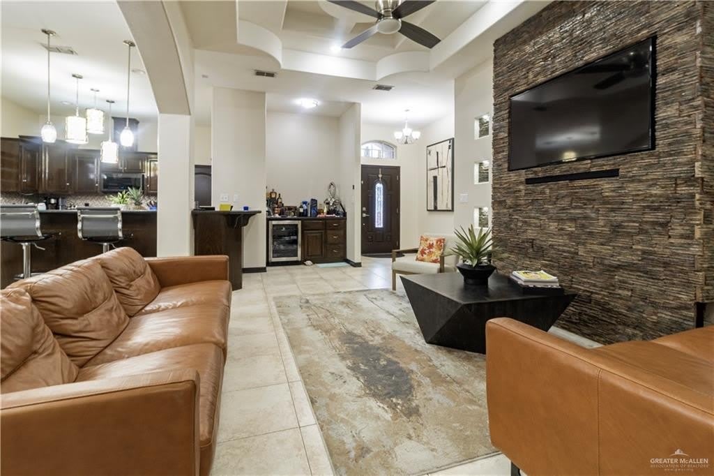 2504 Sevilla Street – photo 4
