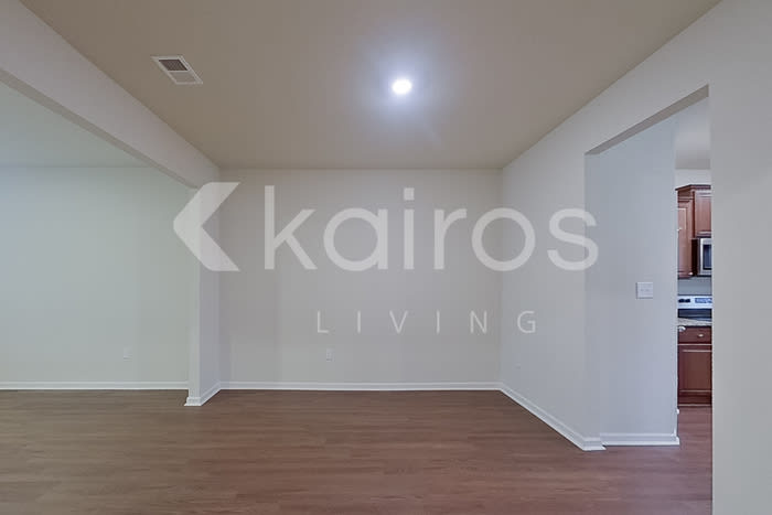 1100 Freedom Parkway – photo 5