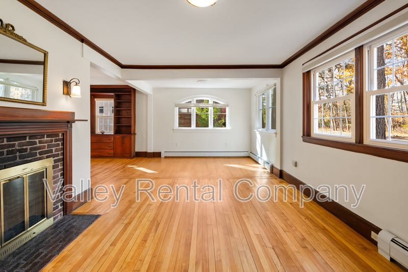 61 Woodlawn Avenue – photo 4