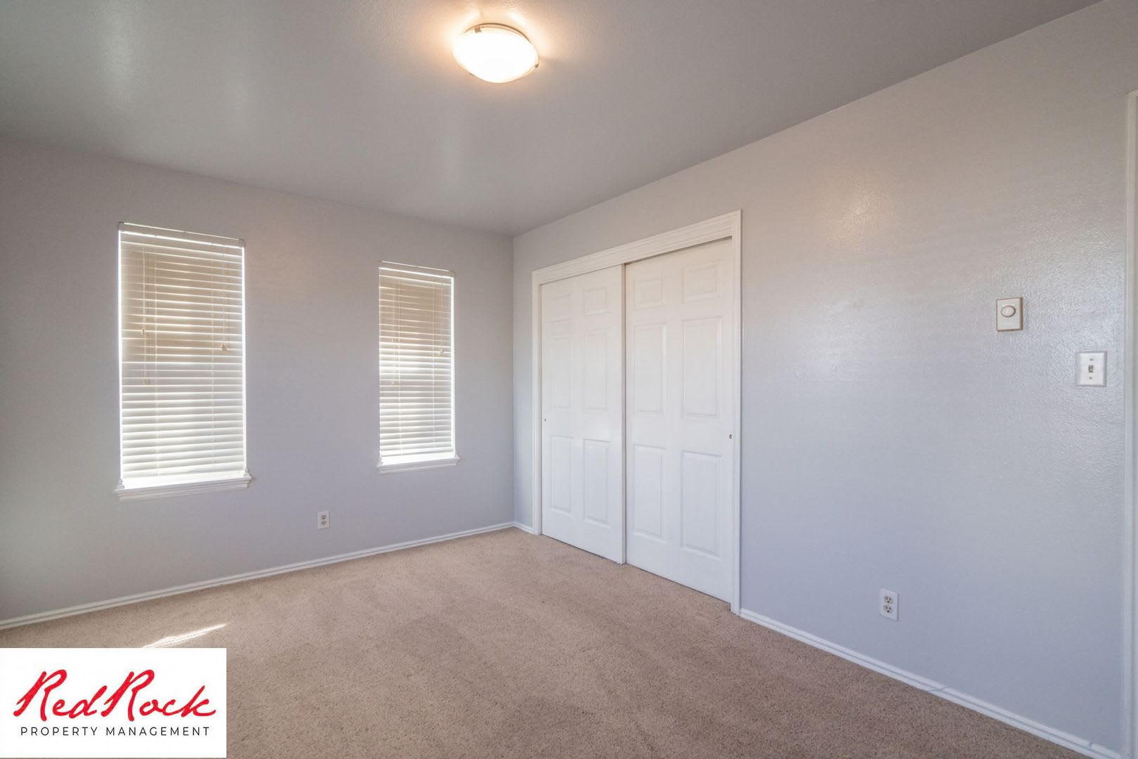 Bright & Spacious 3 Bedroom Home in Washington – photo 3