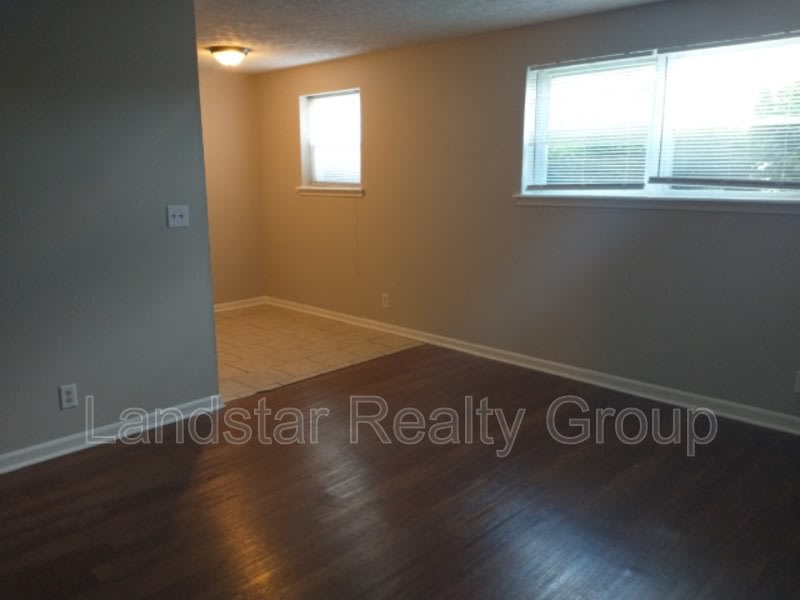 7320 Six Mile Lane – photo 5