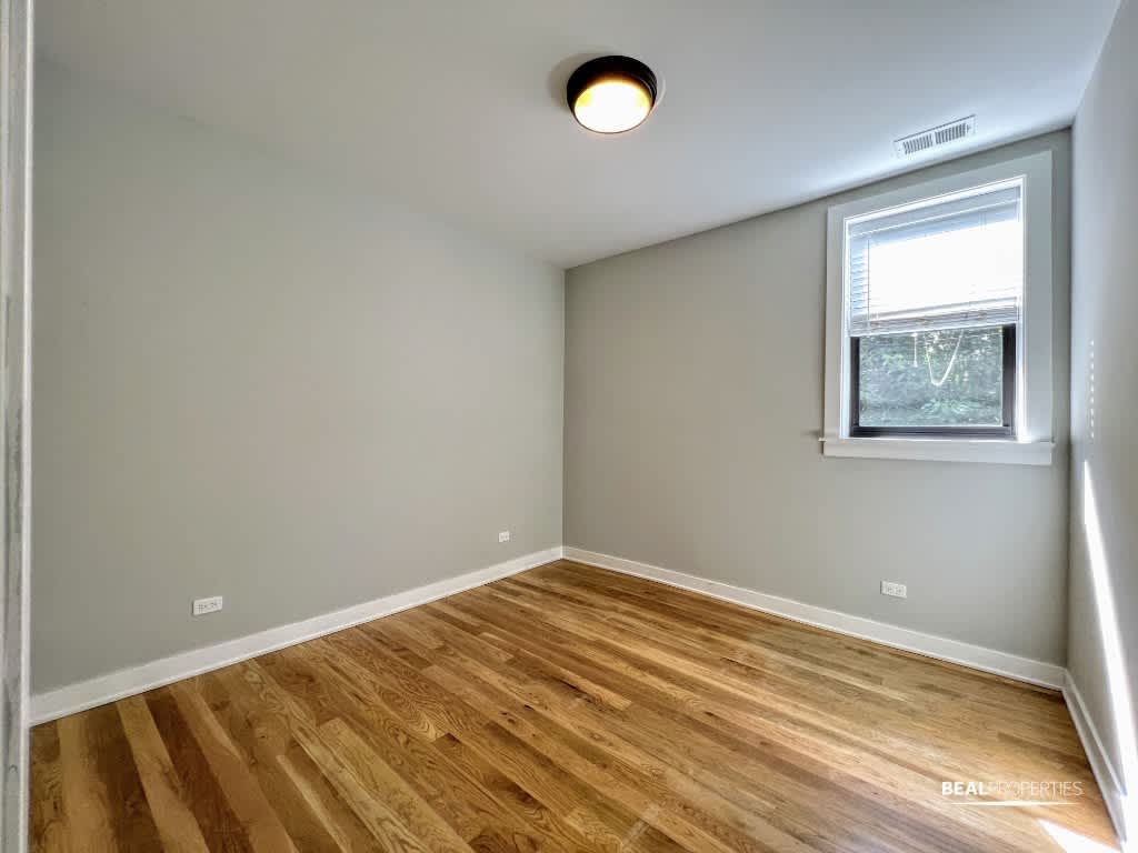 2205 W Eastwood Ave – photo 5