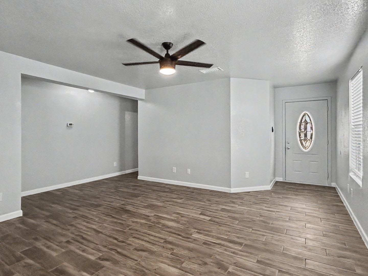 Remodeled Far West Side Home With Spacious Backyard – photo 3