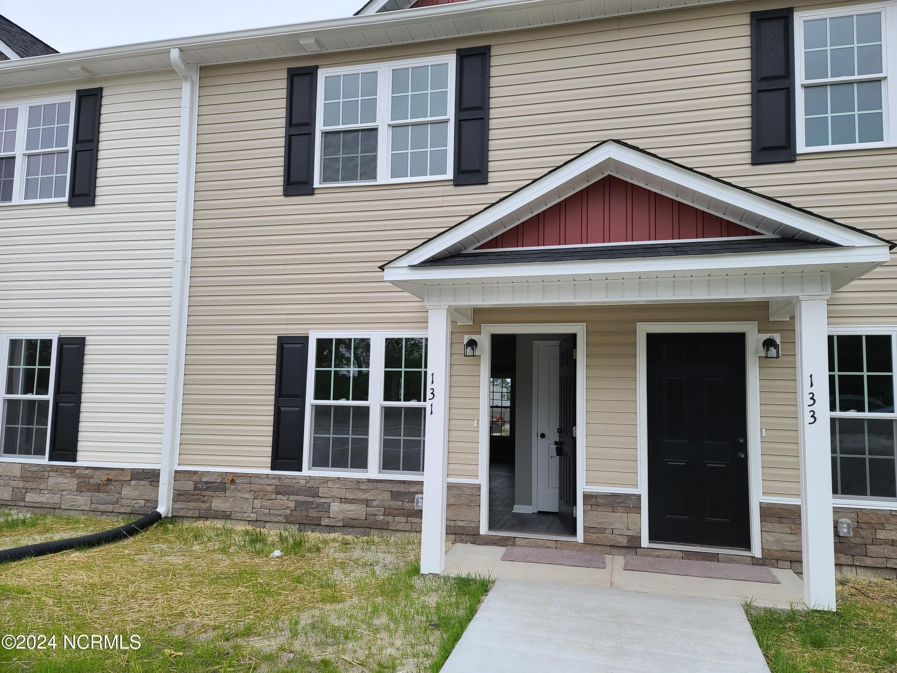 121 Cornerstone Drive – photo 1