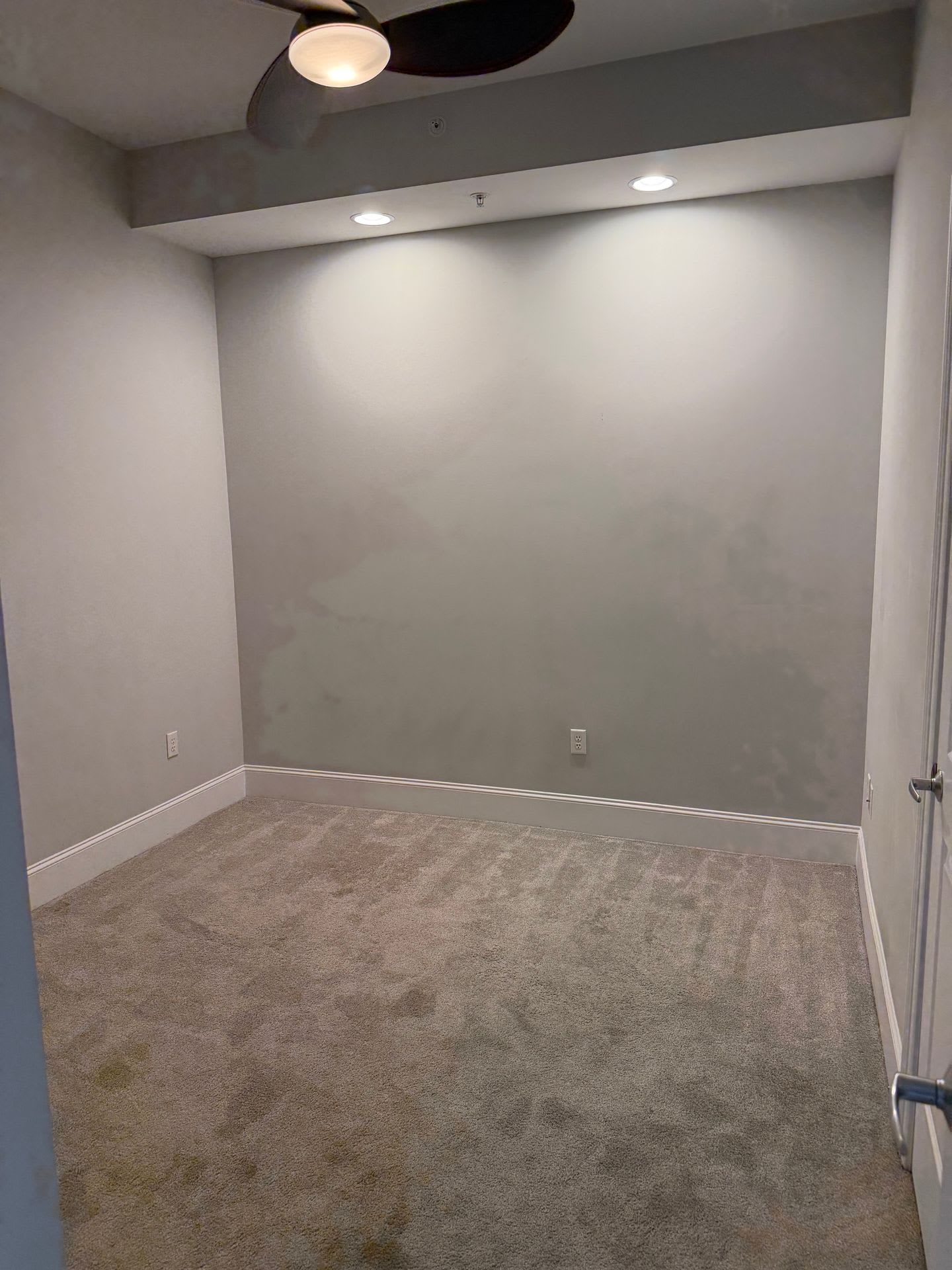 Your Dream Downtown Condo Awaits! – photo 2