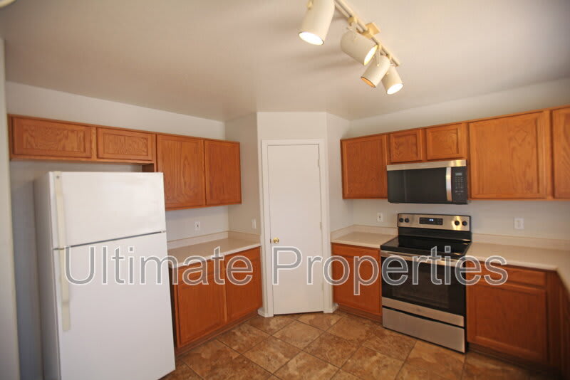 12203 W Windrose Dr – photo 5