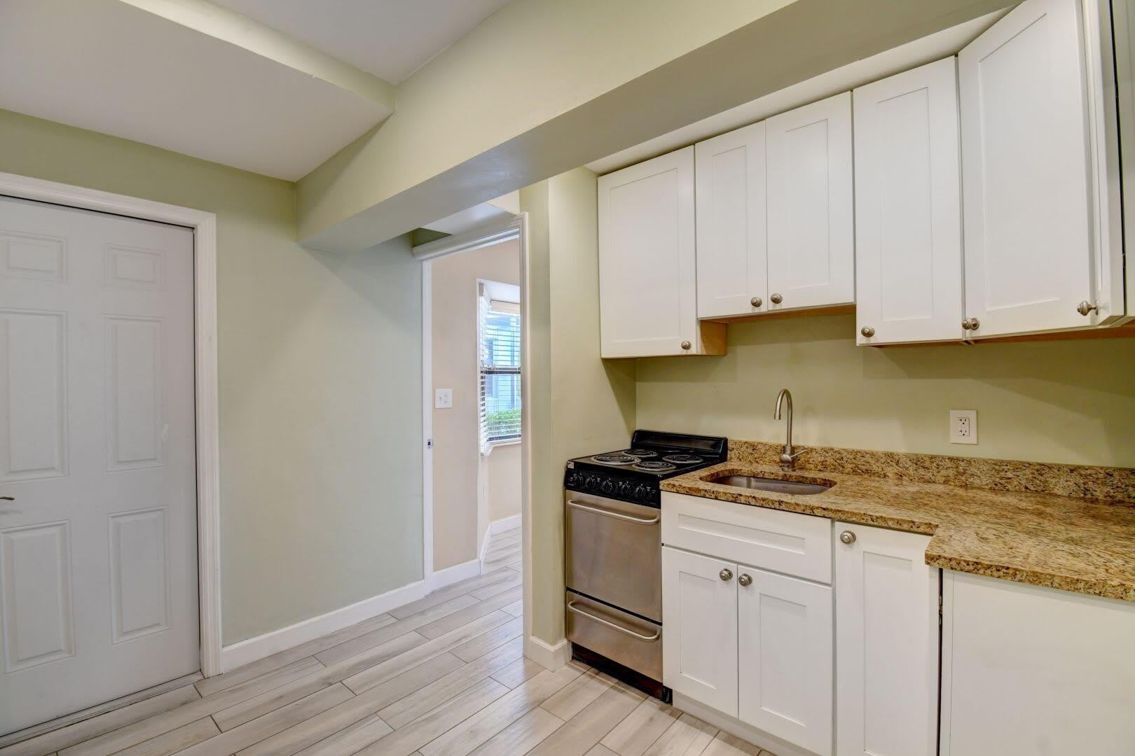 1316 DATE PALM Drive – photo 2