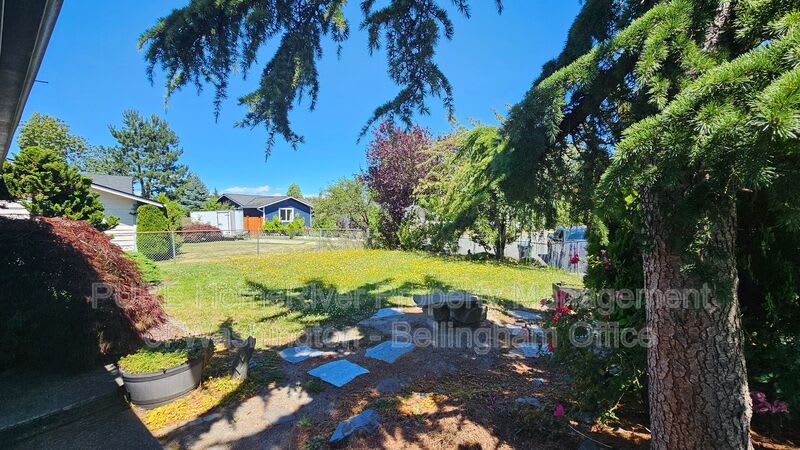2400 Carpenter Street – photo 4