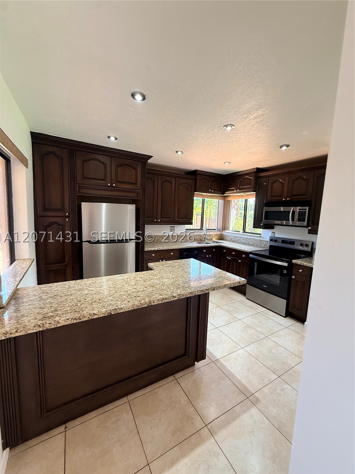 9645 SW 148th Pl – photo 5