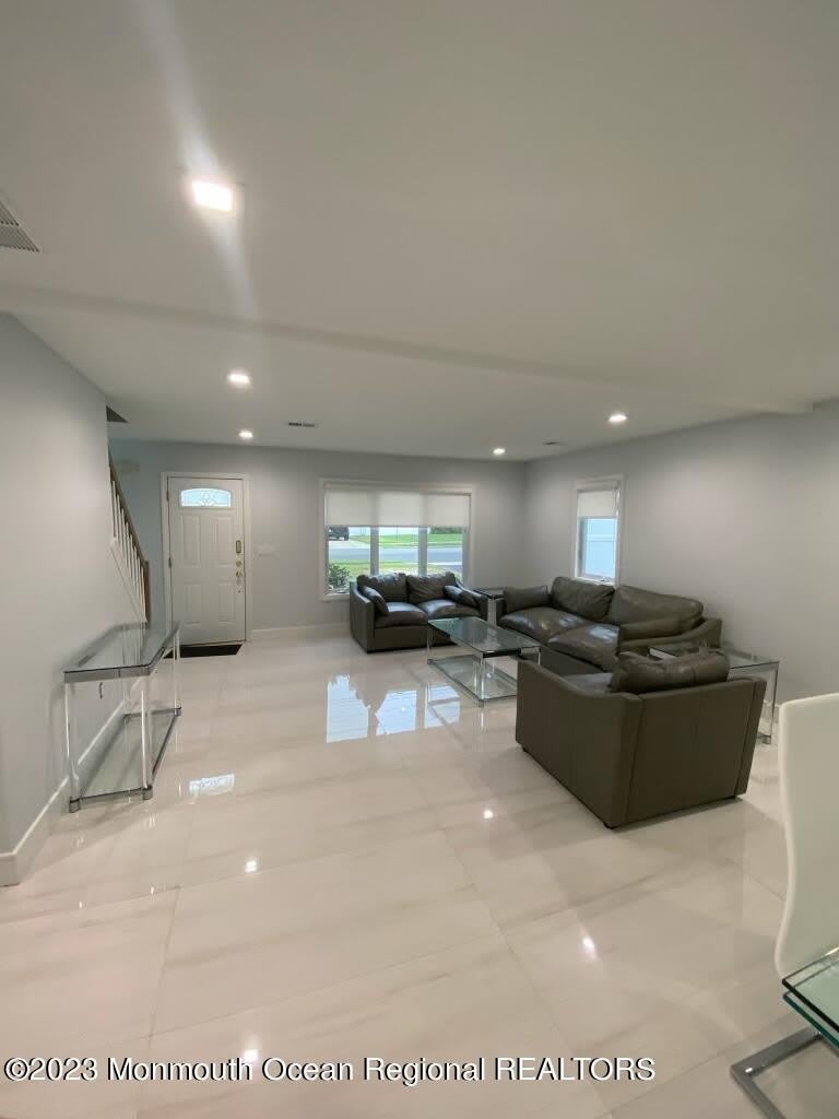 258 Norgrove Avenue – photo 4