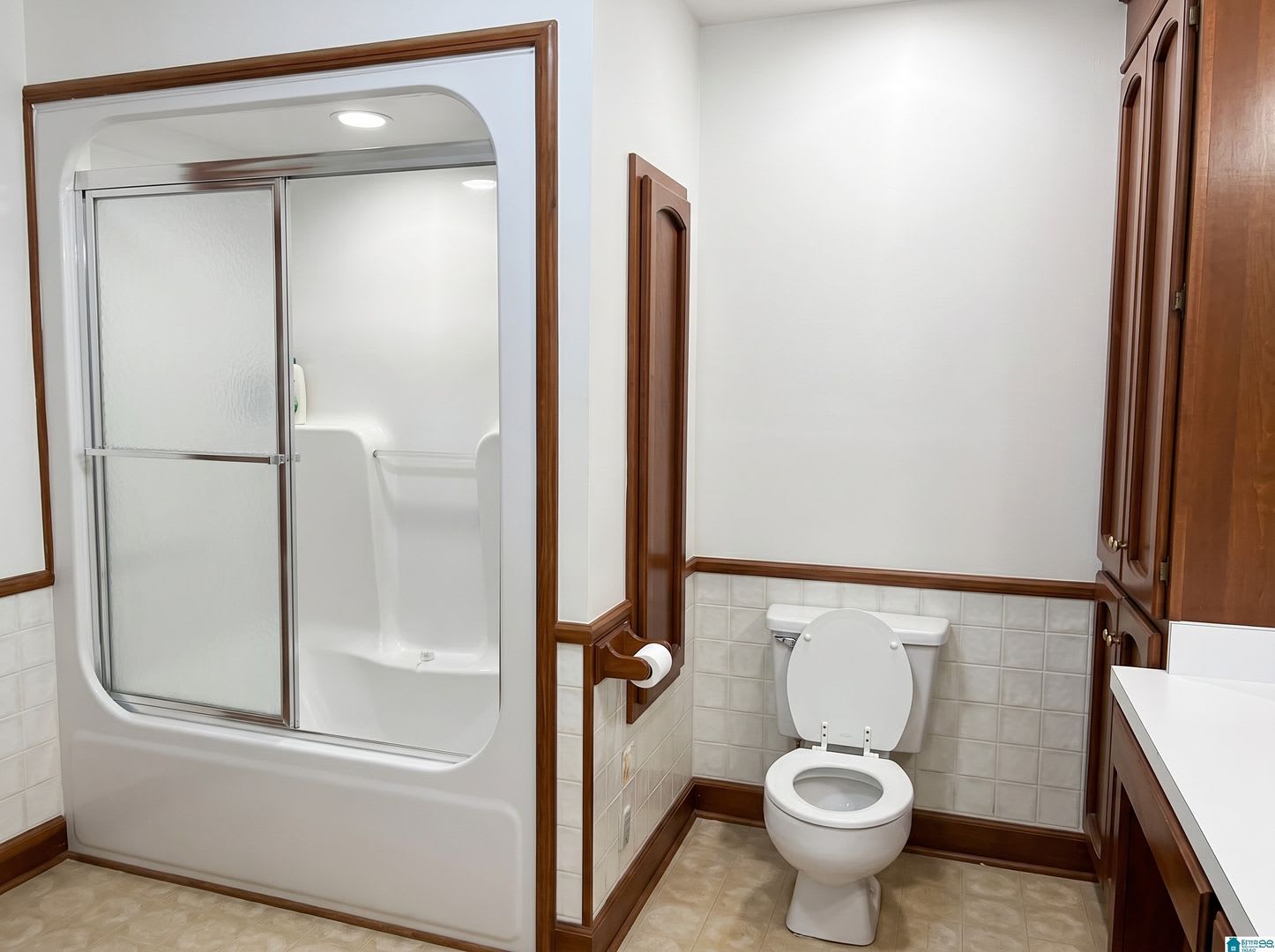 Now Available 1 340 Month Housing Vouchers Accepted – photo 5
