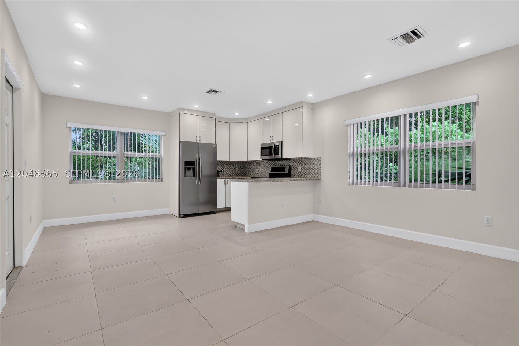 12800 NE 11th Ave – photo 4