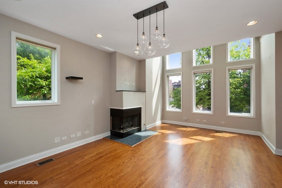 1458 North Artesian Avenue – photo 2